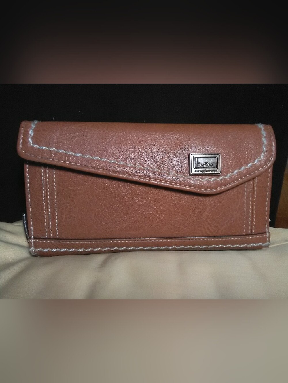 EUC B.O.C Brown Wallet TAN STITCH SNAP & ZIP AROUND SPACIOUS 7.5 X 4 APPROX